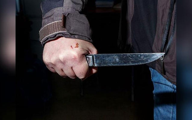 “Karvan” restoranının qarşısında bıçaqlanma