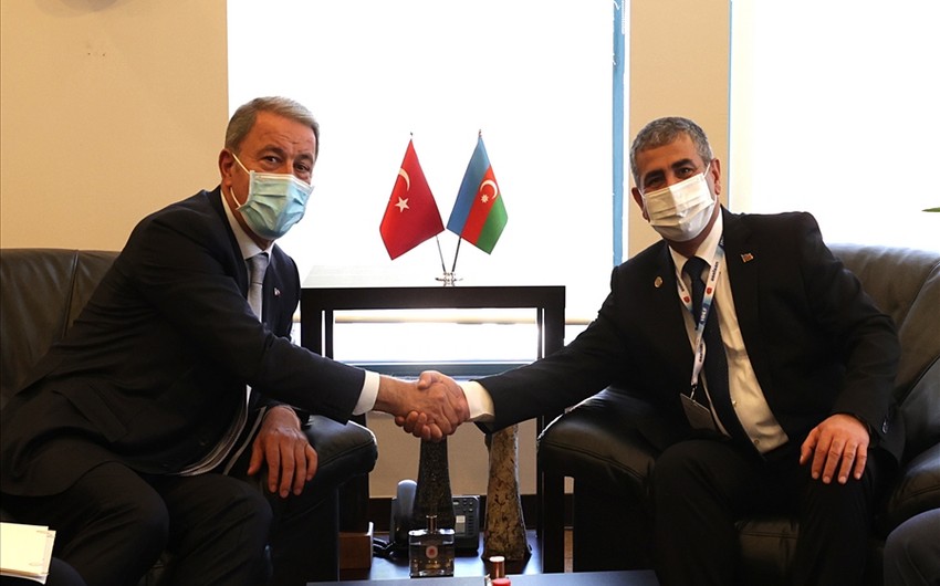 Azərbaycan və Türkiyə müdafiə nazirləri görüşdü