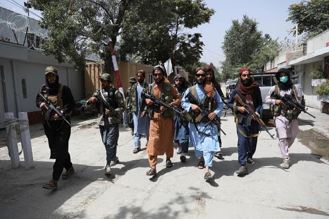 “Taliban” ABŞ-ın silah-sursatını ələ keçirdi - FOTO