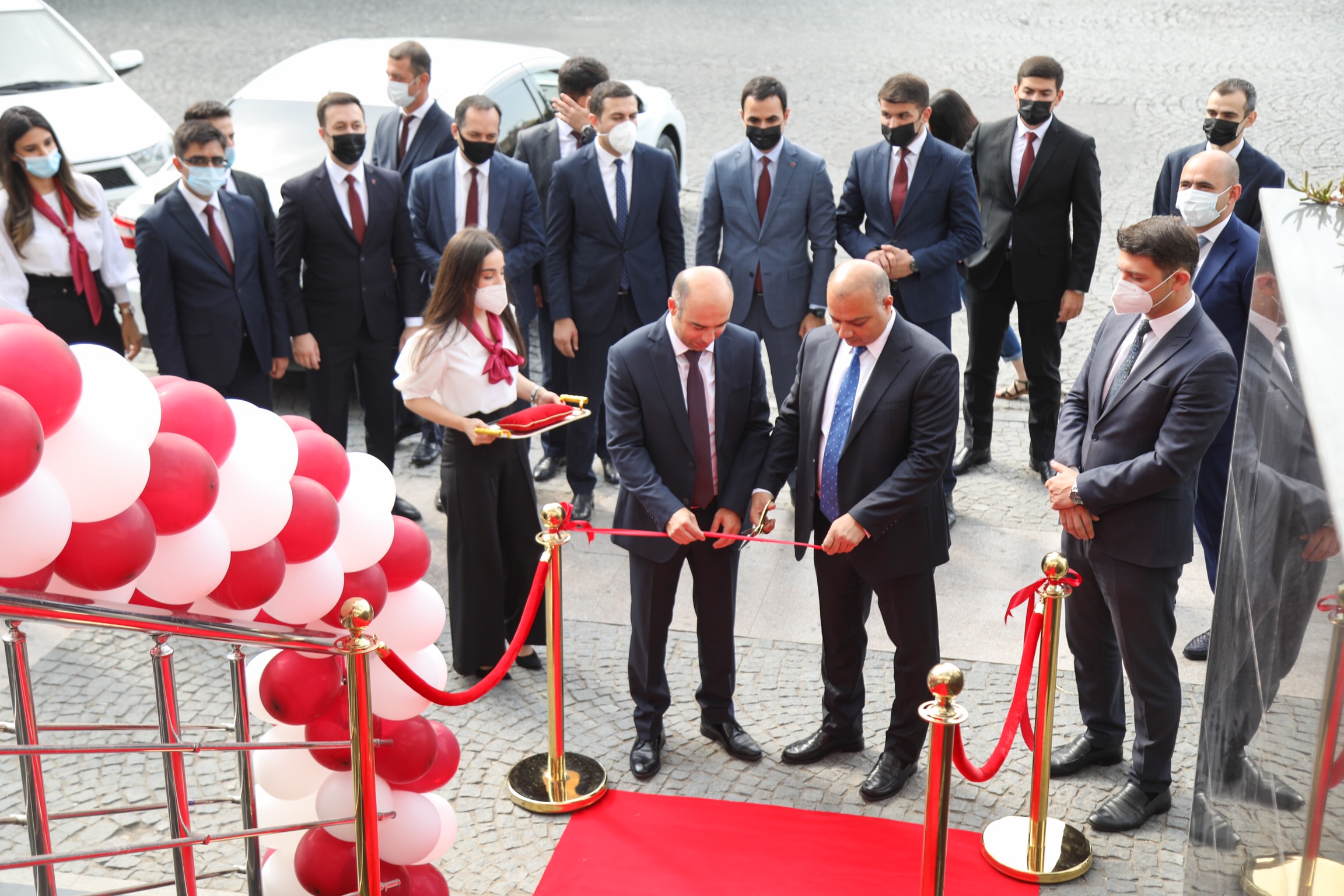 Kapital Bank ipoteka və KOS yönümlü, yenilənən 28 May filialını istifadəyə verdi