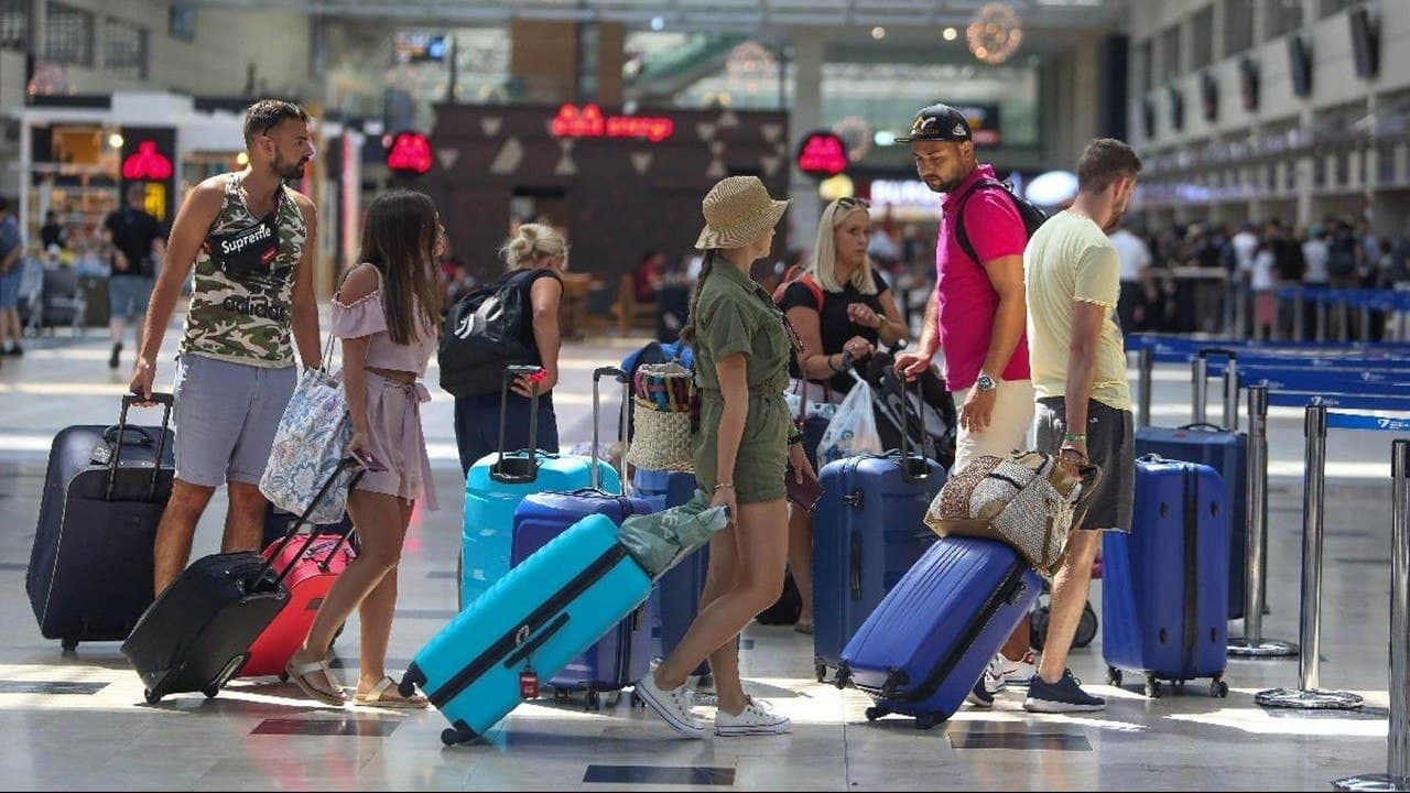 Türkiyə sərhədlərini turistlər üçün bağlayır? - AÇIQLAMA