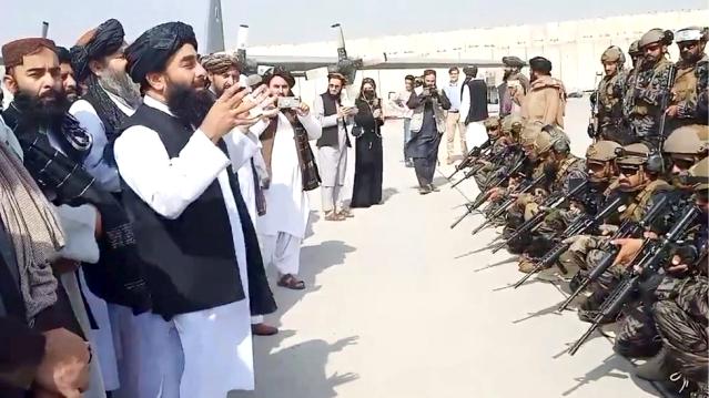 Talibanın nəzarətinə keçən Kabil hava limanı – FOTOLAR