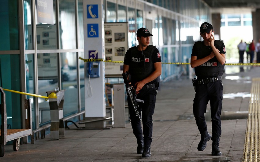 Türkiyədə silahlı insident zamanı 12 nəfər yaralandı