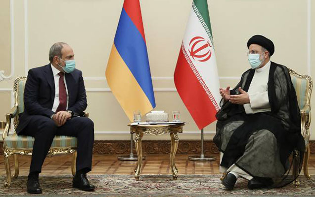 İran Prezidenti Paşinyanla niyə görüşdü? - FOTO