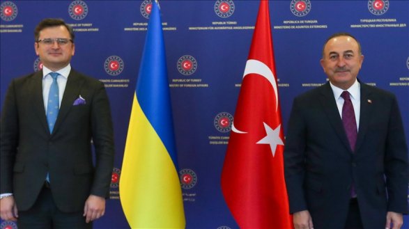 Çavuşoğlu ukraynalı həmkarı ilə Qara dənizdəki təhlükəsizliyi müzakirə etdi