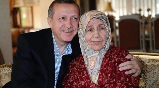 Ərdoğan 10 il öncə vəfat edən anasını belə yad etdi - Duyğulandıran PAYLAŞIM
