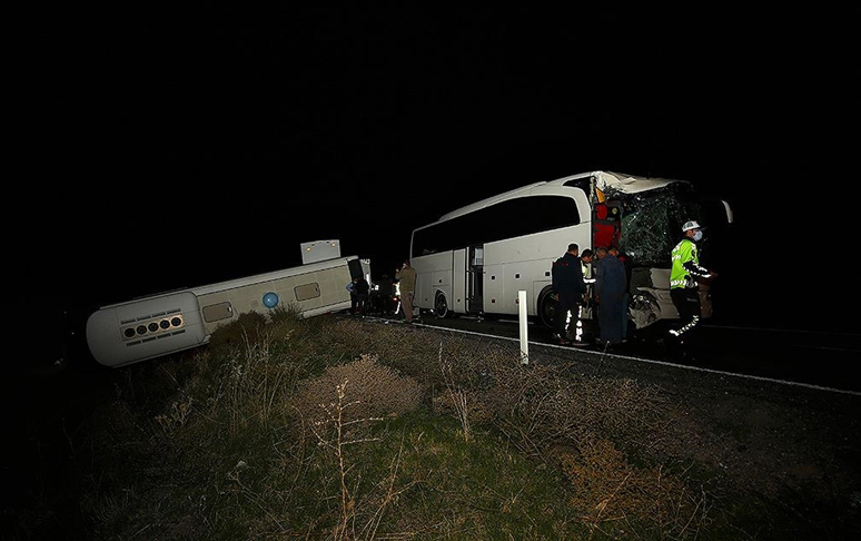 Şagirdləri daşıyan avtobuslar qəzaya uğradı, 44 yaralı - FOTOLAR