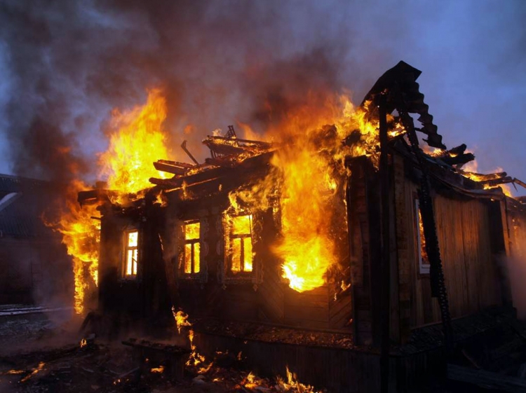 Gəncədə FACİƏ: ev yandı, ata və iki övladı öldü - FOTOLAR