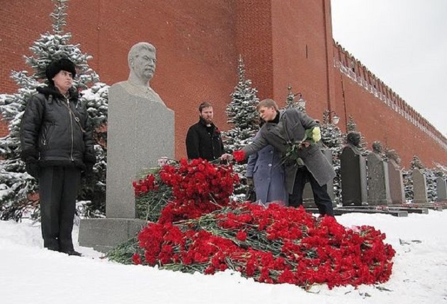 Xruşovun tükənməyən qisası – Stalin Qızıl meydanda deyil, Novodeviçye qəbiristanlığında dəfn olunacaqmış...