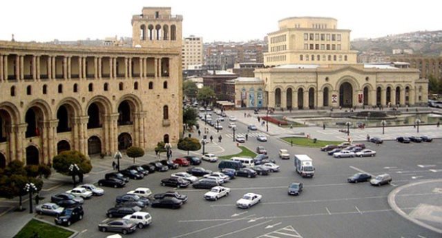 İrəvan gərginliyi artırmaqla regiona yeni güclər cəlb etmək istəyir – Şərh