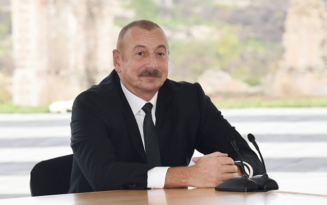 Fəxri adlara görə verilən aylıq təqaüd artırıldı
