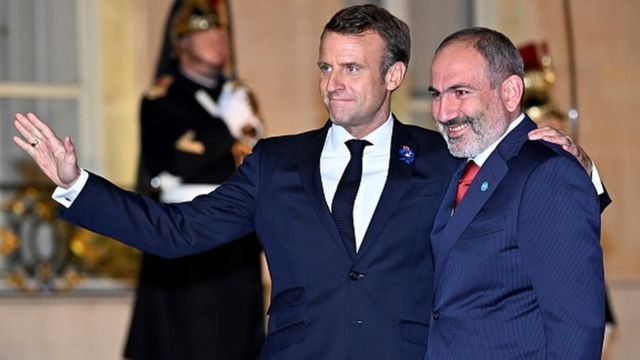 Paşinyan Makronu Xankəndidə necə