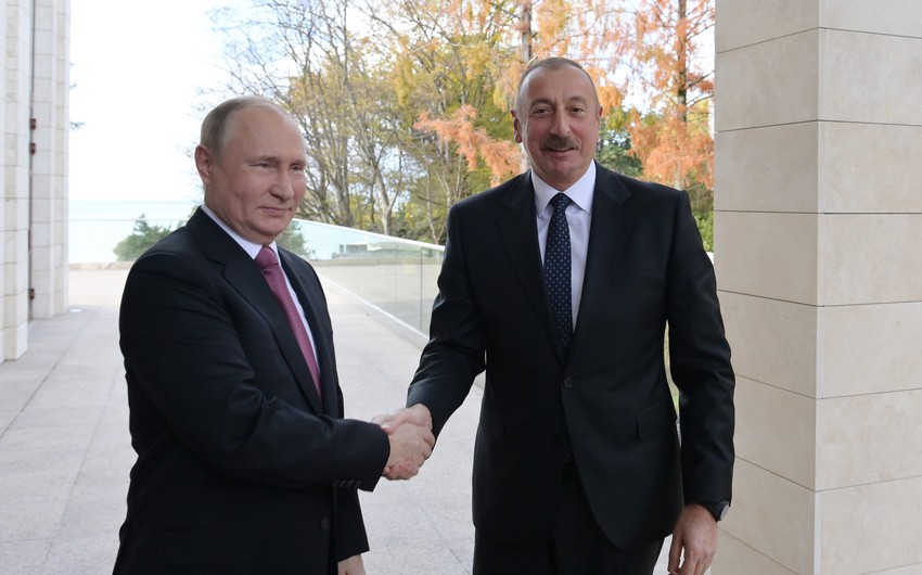 Putin İlham Əliyevi Yeni il münasibətilə təbrik etdi