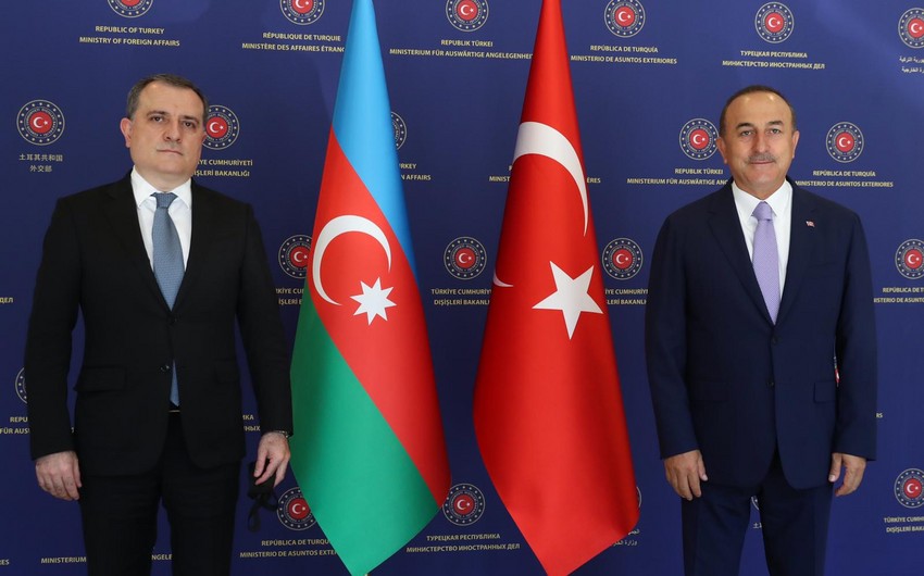Ceyhun Bayramov və Çavuşoğlu Qazaxıstandakı vəziyyəti müzakirə etdilər