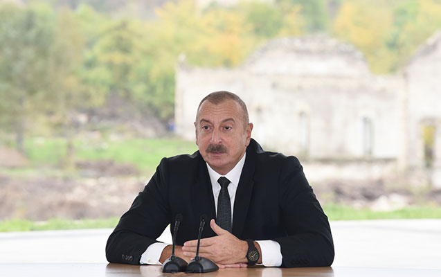 “Biz 10 milyard dollar itirdik” - Prezident bir neçə il əvvəlki devalvasiyadan danışdı