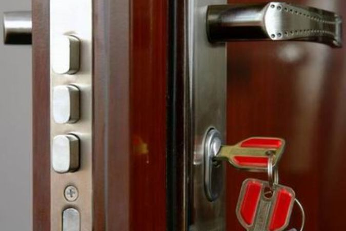 Bakıda mənzildə kişi meyiti tapıldı