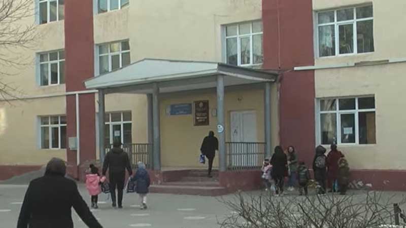 Sumqayıtda 33 şagird məktəbi boykot etdi -VİDEO