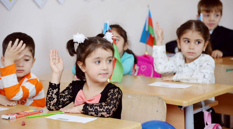 Valideynlərin NƏZƏRİNƏ: Birinci sinifə şagird qəbulunun vaxtı dəyişdirildi