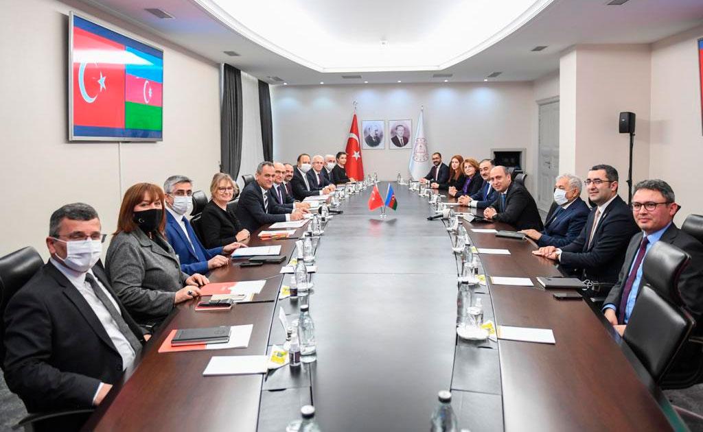 Emin Əmrullayev Türkiyəyə getdi - FOTOLAR