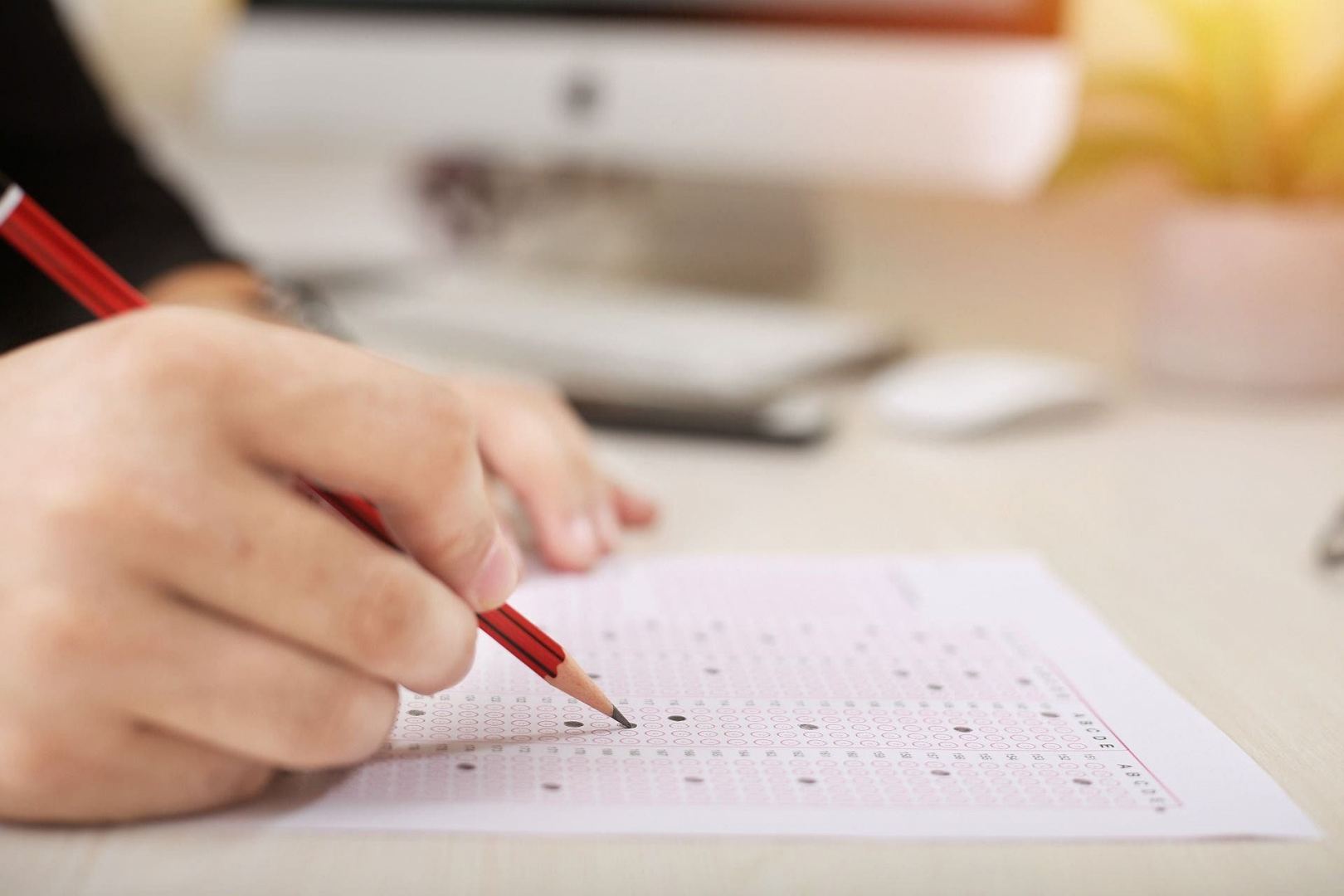 Bu gün dövlət qulluğu üzrə test imtahanı keçiriləcək