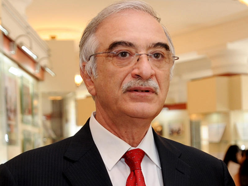 Polad Bülbüloğlu Bakıda qəza törətdi - VİDEO / YENİLƏNDİ