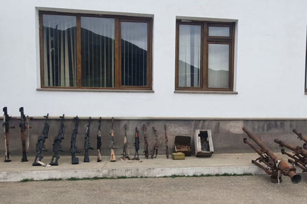 Qumbaraatanlar, pulemyotlar, avtomatlar: Xocavənddə xeyli silah-sursat aşkar edildi - VİDEO