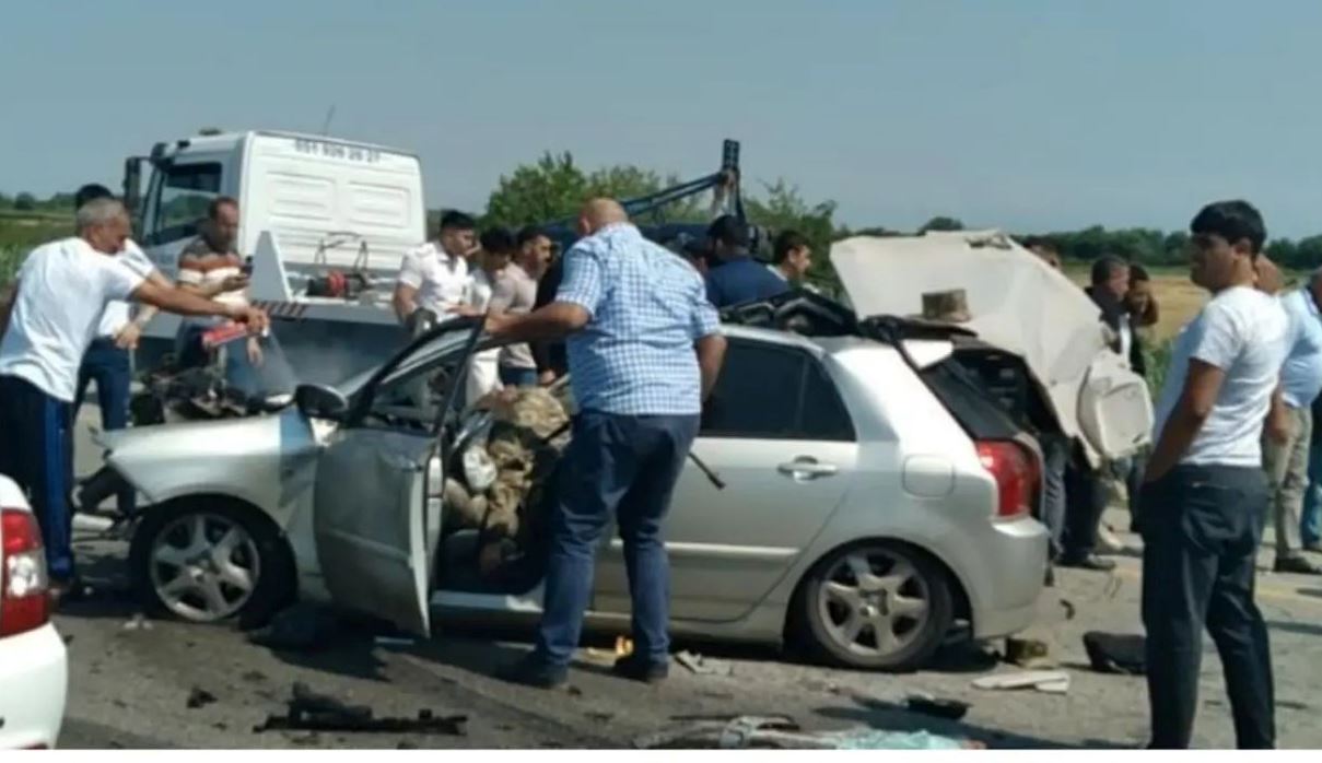 Kürdəmirdə ağır qəza: İki hərbçi öldü
