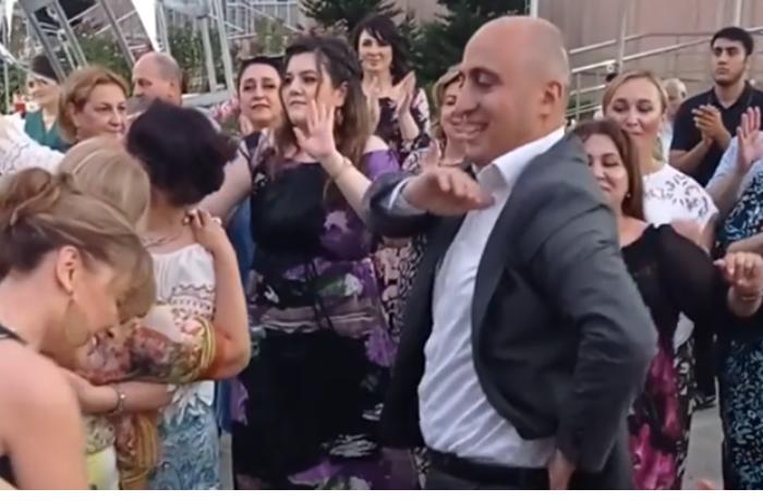 Nazirdən internat məktəbindəki toyda şıdırğı RƏQS - VİDEO