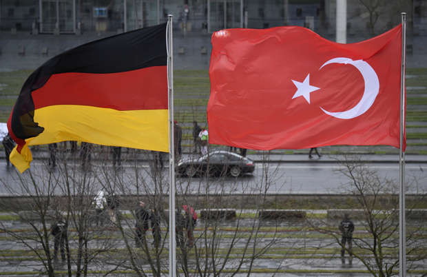 Almaniyada türklərə təhdid: