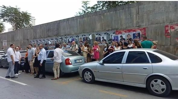 Türkiyədə ard-arda zəlzələ: İnsanlar küçələrə axışdı - FOTO