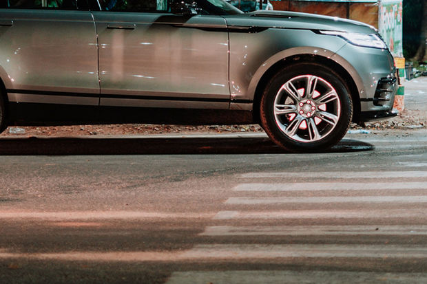 Bakıda “Range Rover”in sürücüsü piyadanı vuraraq öldürdü