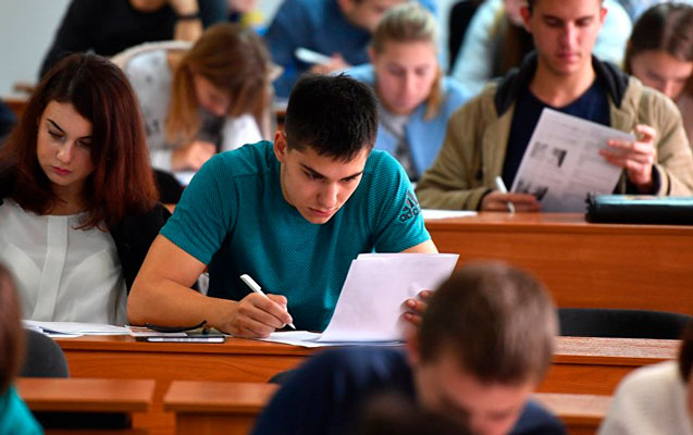 Universitetlər arasında rəqabət getdikcə güclənir: Rüşvətin olmaması...