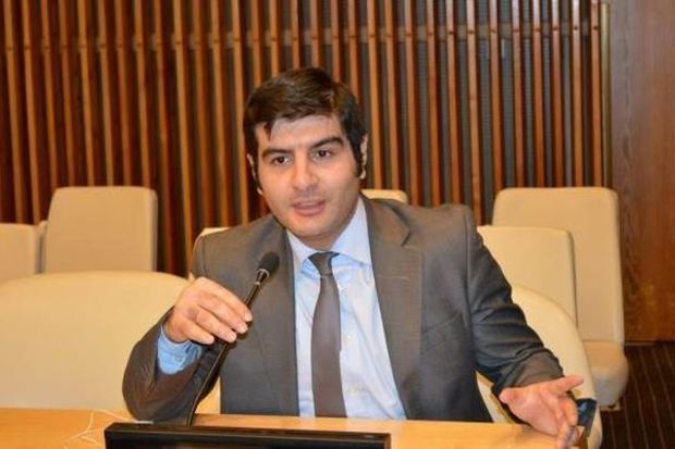 Elmir Əkbər: “Həcilər məşuqələrinə psixologiya mərkəzi açır”