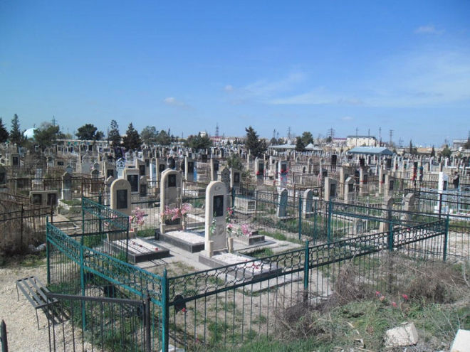 Bakı sakini qardaşını qəbiristanlıqda qətlə yetirdi