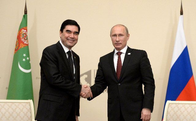 “Putin Qurbanqulu Berdıməhəmmədova orden verib, görünür...” - Açıqlama