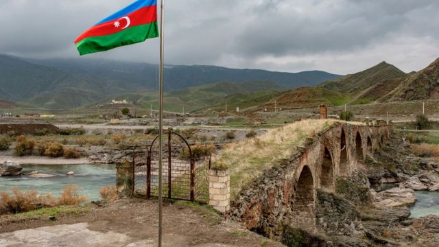 “Rəsmi Bakı İrandan izahat tələb etməlidir” – Sərhədə niyə qoşun yığır?