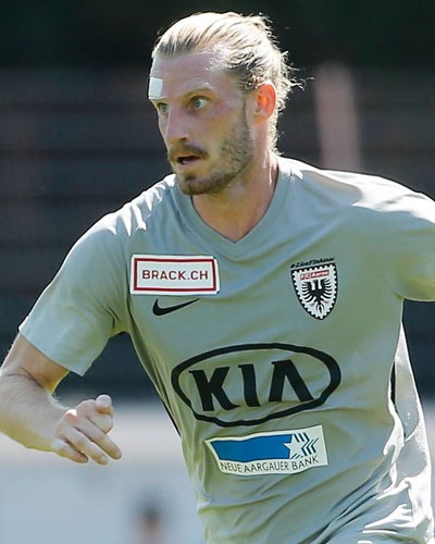 Tanınmış futbolçu XƏRÇƏNGƏ məğlub oldu