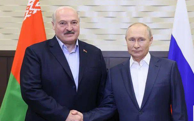 Putin Lukaşenko ilə görüşdü - VİDEO
