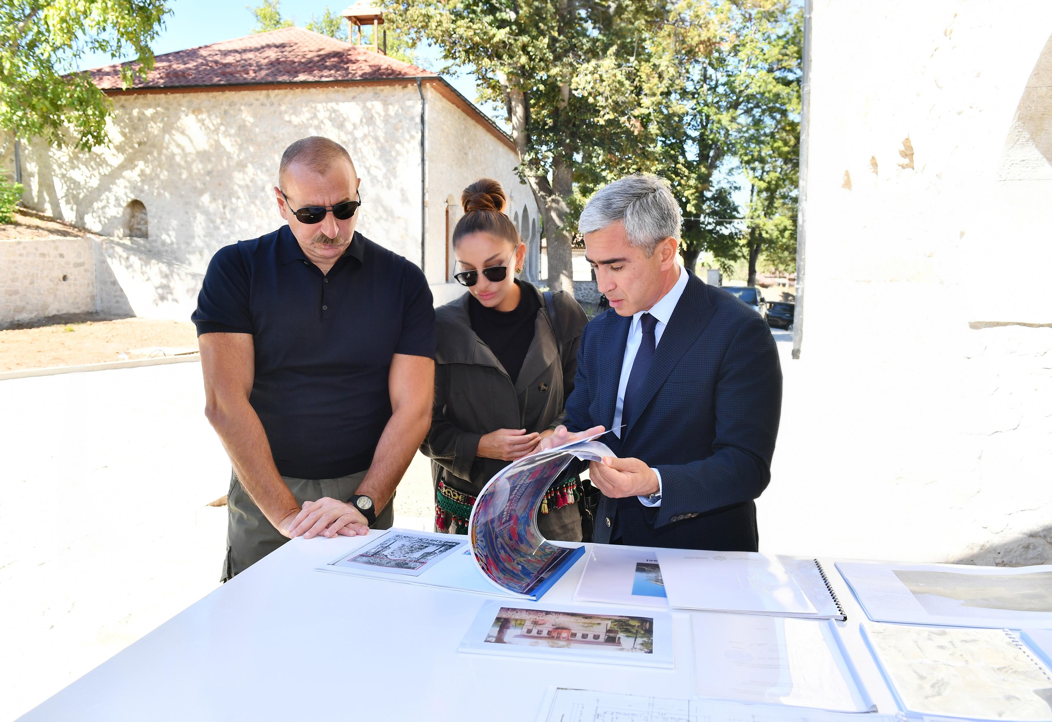 Mehmandarovların malikanə kompleksindəki bərpa işləri ilə tanışlıq - FOTOLAR