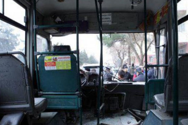 Gəncədə iki sərnişin avtobusu toqquşdu