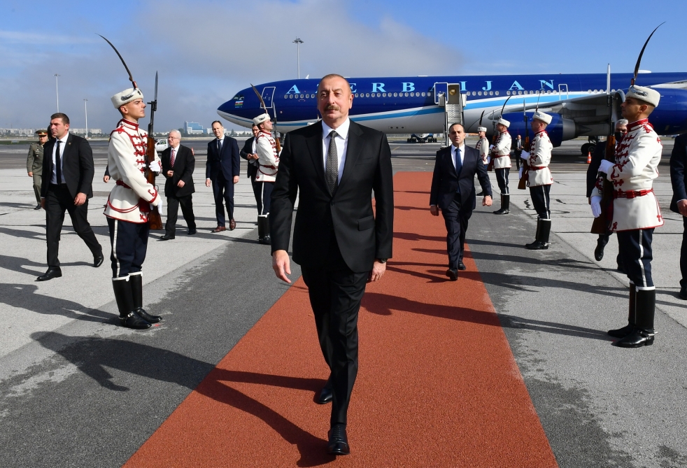 İlham Əliyev Bolqarıstana getdi - FOTOLAR