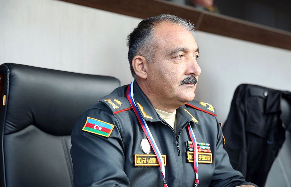 General öz oğluna rütbə verib yanında işə götürdü: