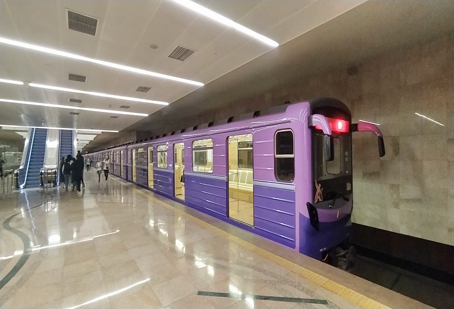 Bakıya 10 yeni metro vaqonu gətirildi - FOTOLAR