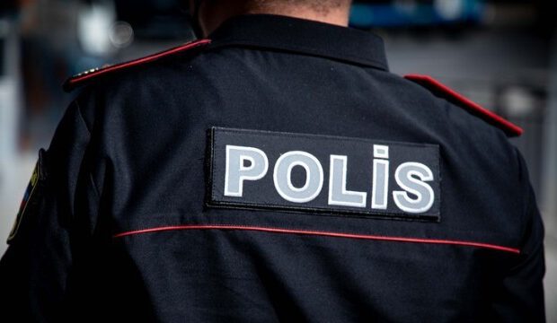 Polis əməkdaşı qəzaya düşdü