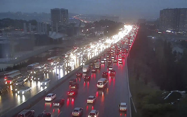 Bakıda sıxlıq olan yollar açıqlandı - SİYAHI