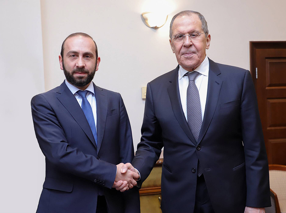 Lavrov Mirzoyanla danışıqlar apardı
