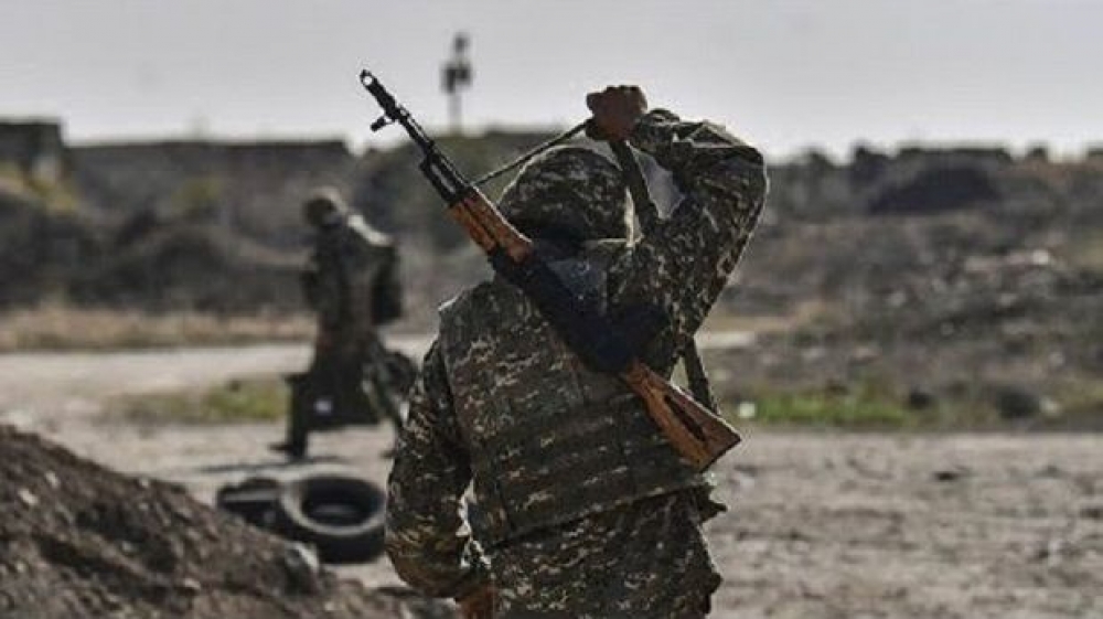 Ermənistanda hərbçilər xidmət yerindən QAÇIB