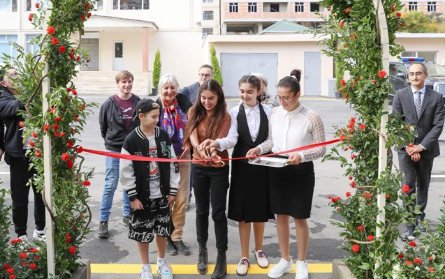 Leyla Əliyevanın iştirakı ilə növbəti abadlaşdırılmış həyətin açılışı oldu - FOTOLAR