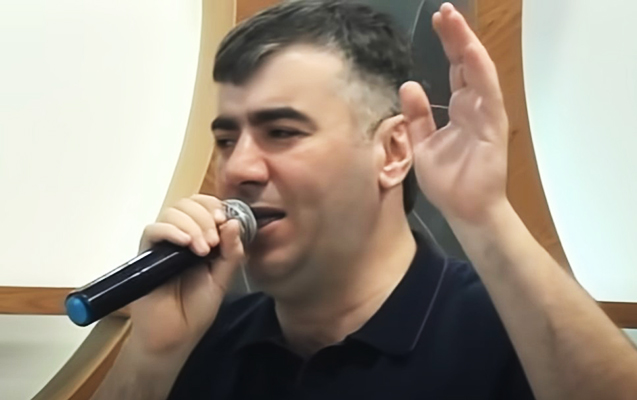 Rəşad Dağlı məhkəməyə aparılır - İnsan izdihamı yaşanır/VİDEO