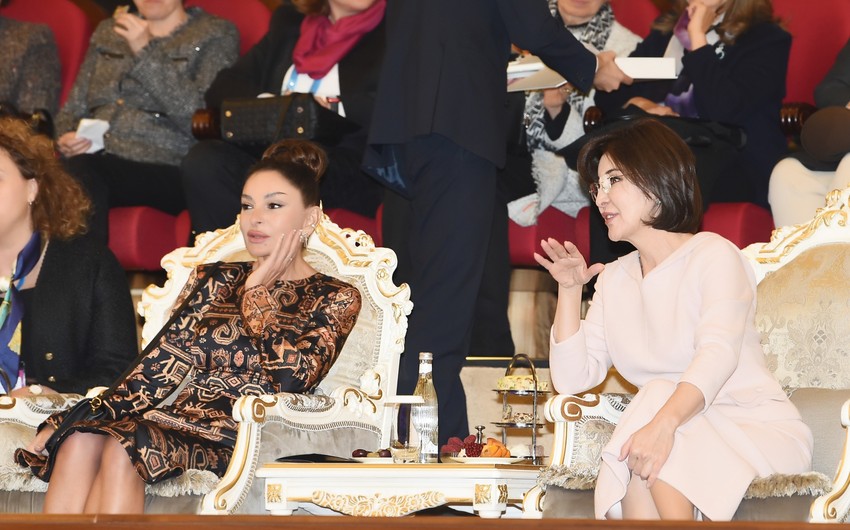Mehriban Əliyeva Səmərqənddə “Lazgi” adlı baletə baxdı - FOTO